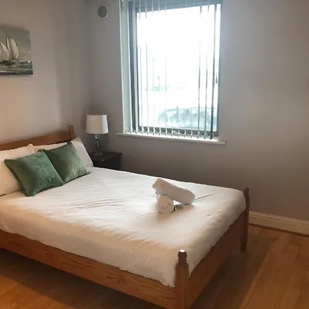 3 Bedroom On The Docks In * Galway