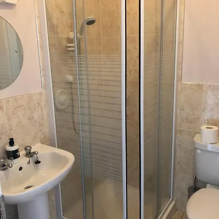 Apartment 3 Bedroom On The Docks In *