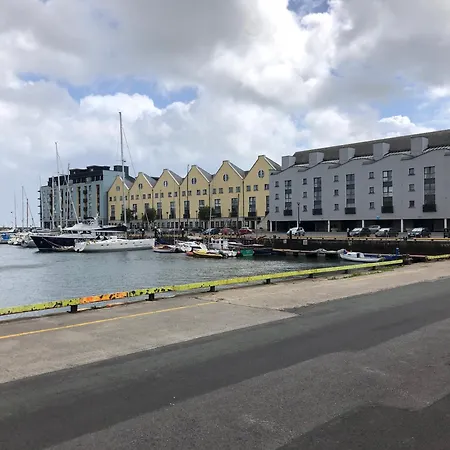 Apartment 3 Bedroom On The Docks In Galway